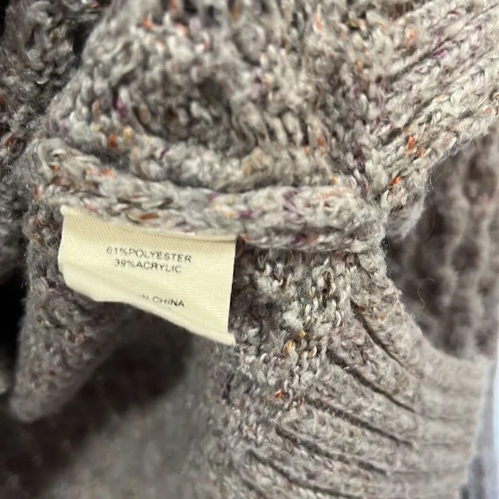 Retrology gray knit sweater